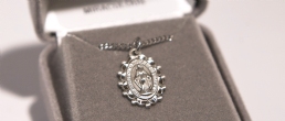 STERLING SILVER DECORATIVE MIRACULOUS MEDAL
